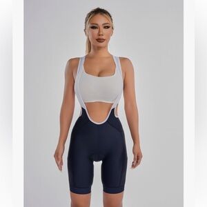 Wululibike New With Tags Women’s Bib Cycling Shorts. Mesh Elastic Stirrup Bands.